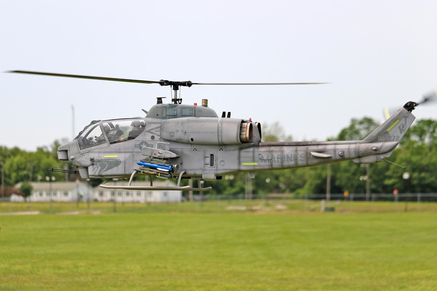 ラジコンヘリボディ　ＡＨ－1（コブラ）ミニタイタン用 ラジコンヘリボディ AH－1（コブラ）ミニタイタン用