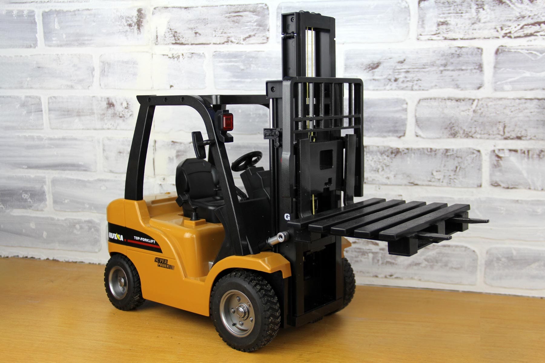 Huina deals rc forklift