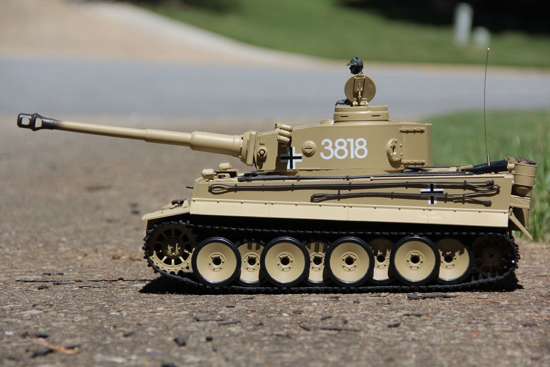 Heng Long German Tiger 1 North Africa Upgrade Edition 1/16 Scale Heavy Tank - RTR HLG3818-005