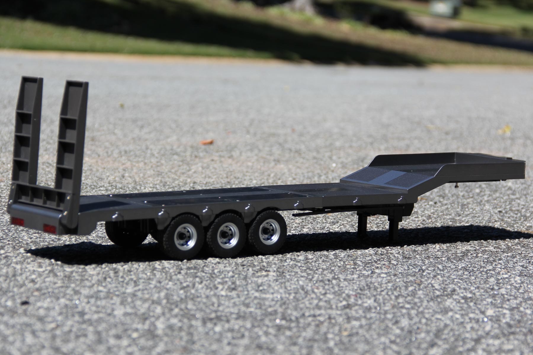 Huina 1/18 Scale Grey Platform Semi Trailer - RTR HUA1502-G