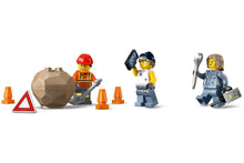Load image into Gallery viewer, LEGO City Heavy-Duty Recovery Tow Truck with Crane 60467
