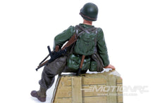 Load image into Gallery viewer, Torro 1/16 Scale Figure U.S. Captain Infantry Sitting TOR222285124
