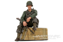 Load image into Gallery viewer, Torro 1/16 Scale Figure U.S. Private 1st Class Infantry Sitting TOR222285125
