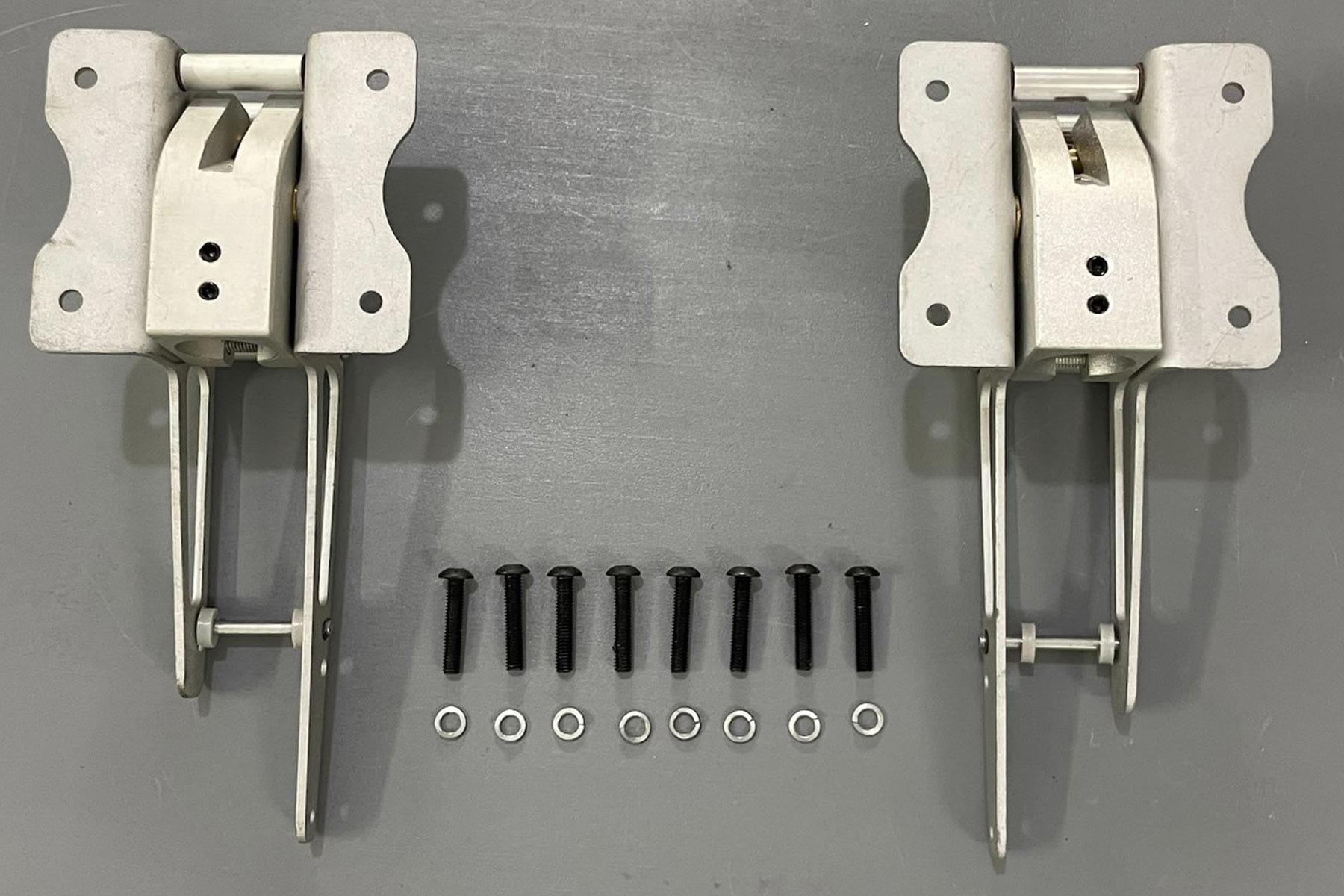 Black Horse 2600mm Focke-Wulf FW-190A Retract Mounts (Left and Right) BHFW029