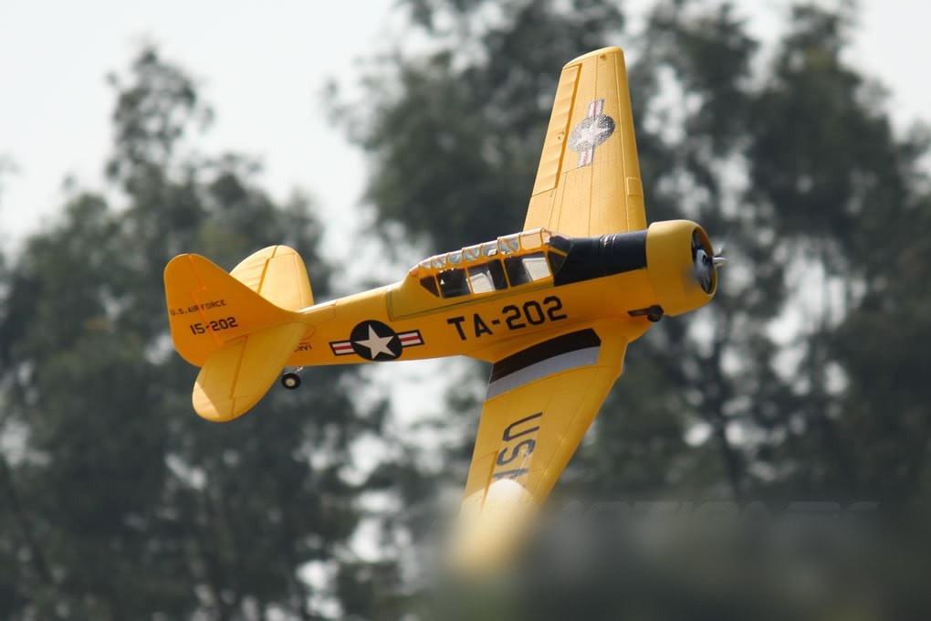 Freewing AT-6 Texan Yellow 1450mm (57