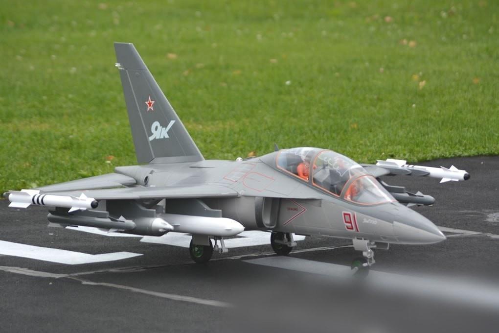 Freewing Yak-130 Super Scale Ultra Performance 8S 90mm EDF Jet - PNP RJ30112P