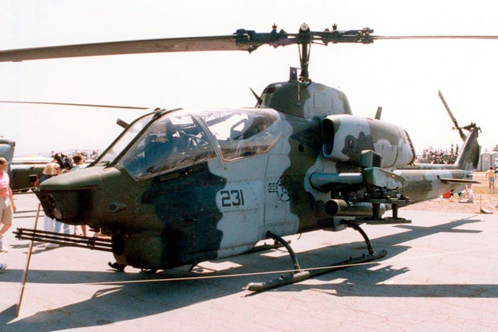 Roban AH-1W Super Cobra 700 Size Scale Helicopter - ARF RBN-AH1-7S